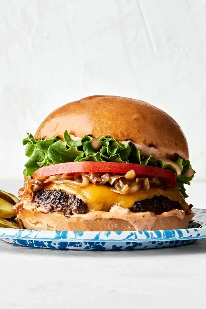 Classic Cheesebuger with Burger Sauce