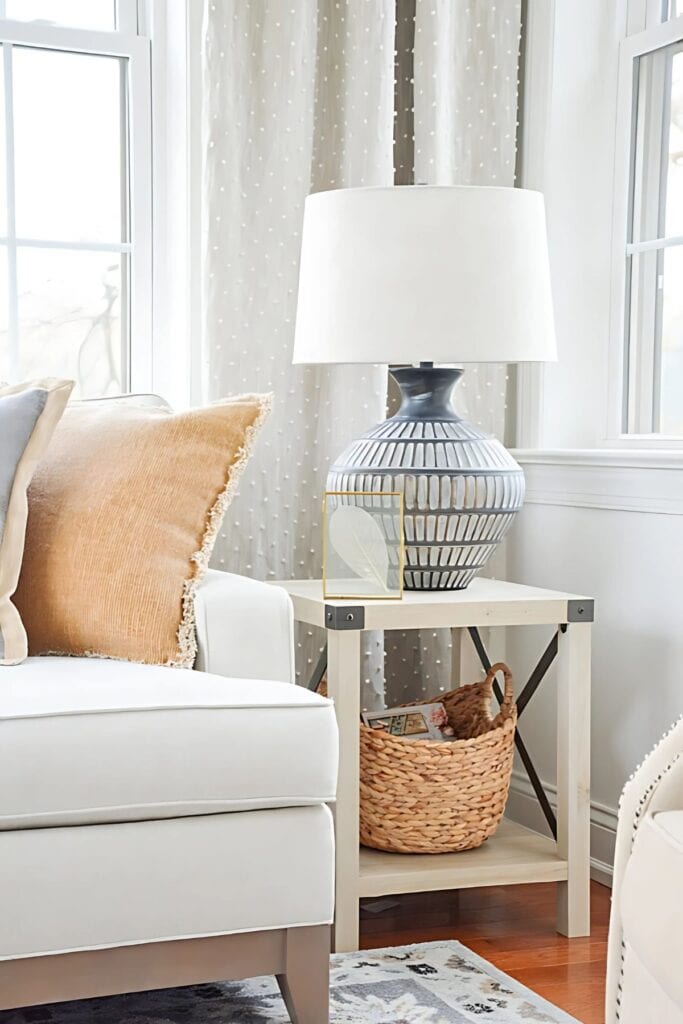 Decorating Small Spaces-large lamp