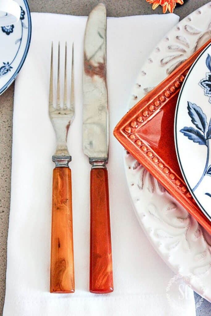 FALL PLACE SETTING WITH VINTAGE FLATWARE