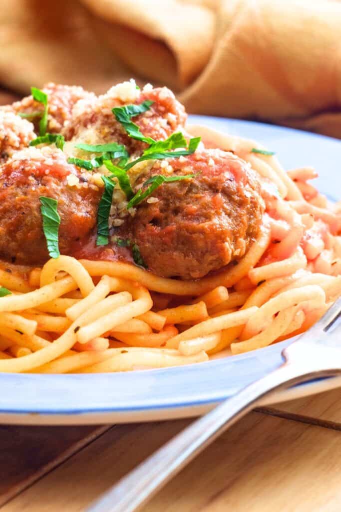 sphgetti and meatballs