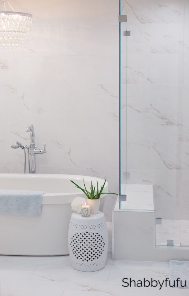 white modern luxe bathroom