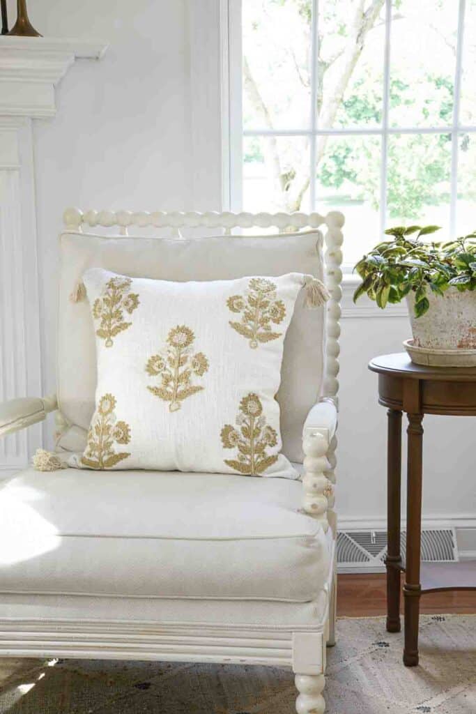 PILLOW ON A WHITE CHAIR