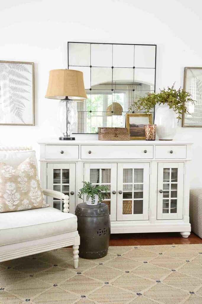 WHITE BUFFET AND DIRTY, WARM TONED DECOR