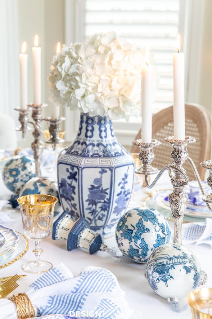 blue and white chinoiserie table