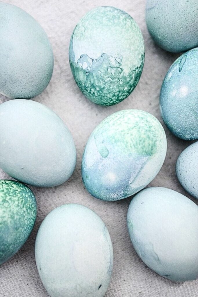 Last Minuted Easter Ideas-blue dyed eggs