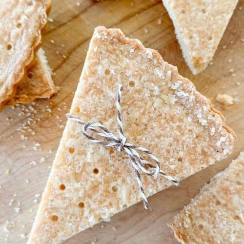 SHORTBREAD COOKIE RECIPE- COOKIES ON A CUTTING BOARD 2