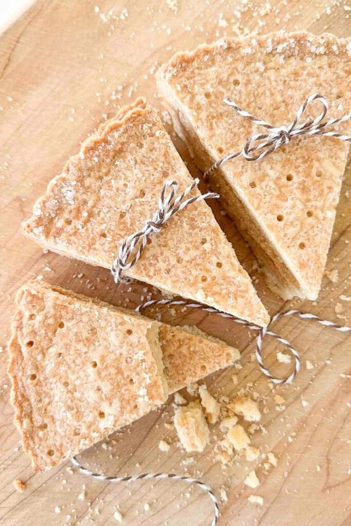 shortbread cookies tied with bows