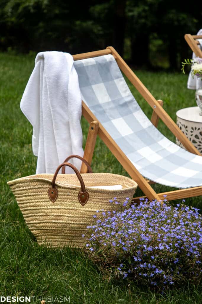 beach seat on a lawn