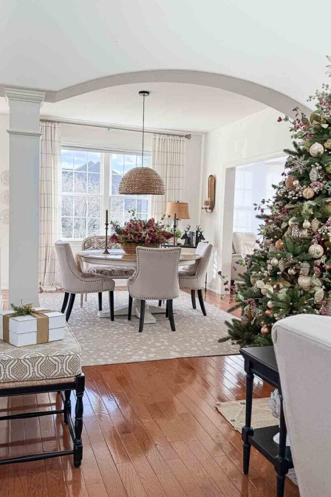 Christmas Tour 2025- dining room decorated for Christmas