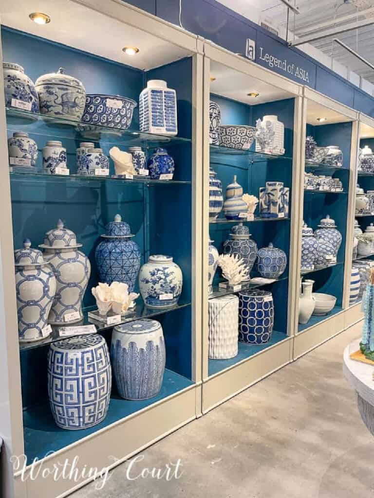 Visit the furniture market