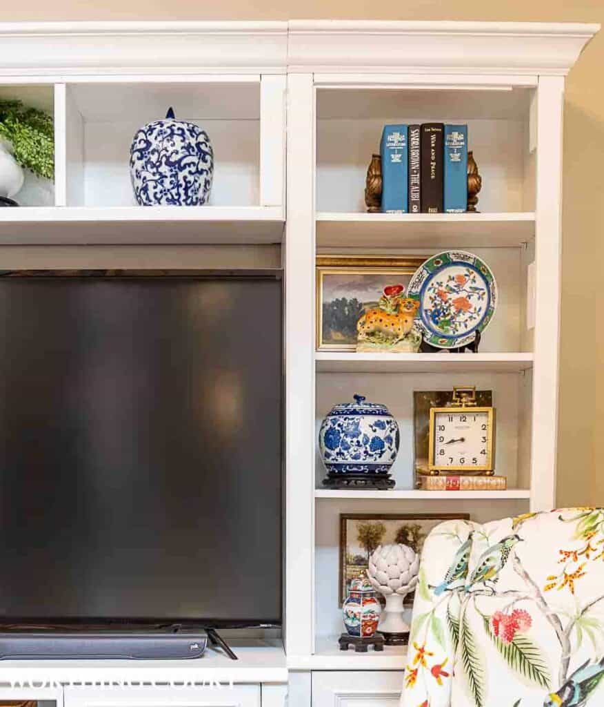 Decorate an entertainment center