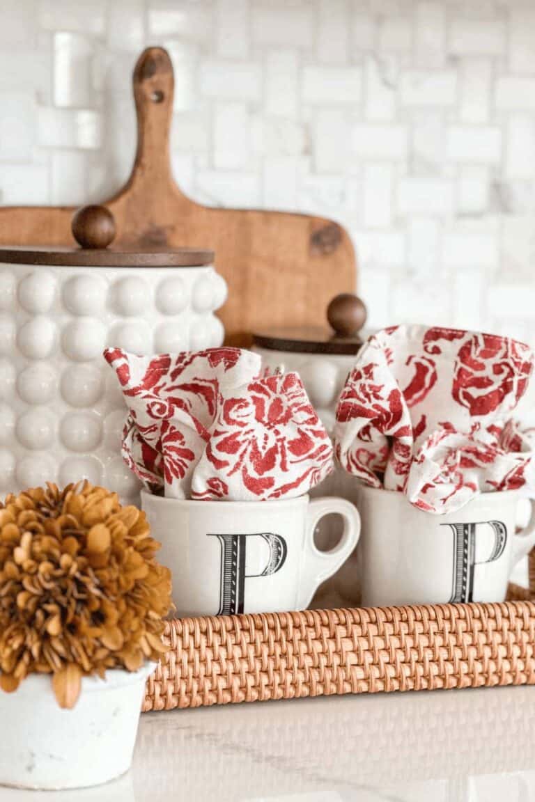Fall Kitchen Tour + Free Fall Printables + Chic Fall Entryway + HGTV Dream Home